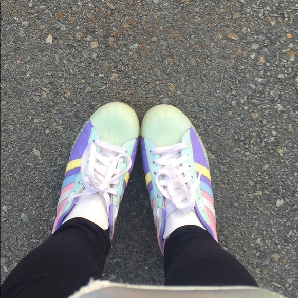 Easter Edition Adidas Superstar CLR - Picture 3 of 3